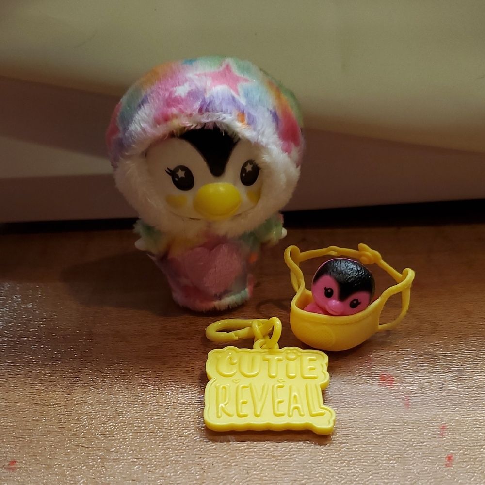 Barbie Cutie Reveal Penguin with Baby